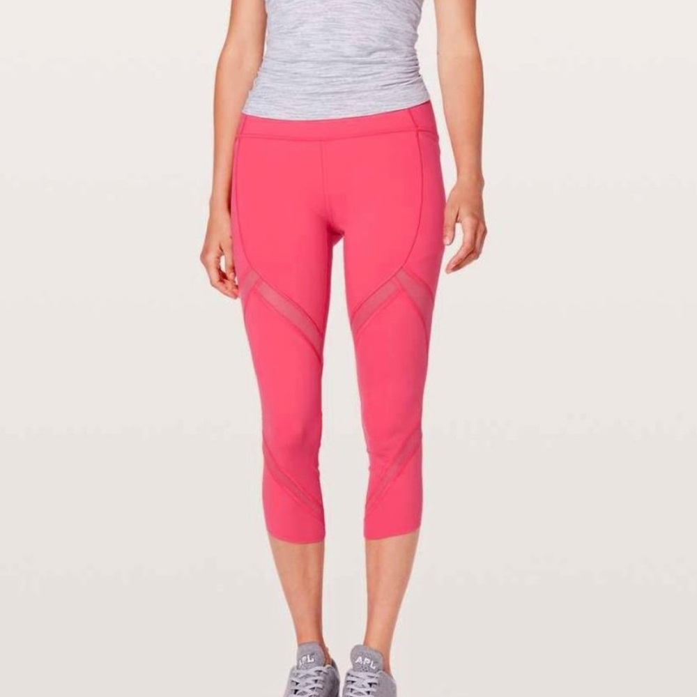 LULULEMON• on pace cropped leggings in pink